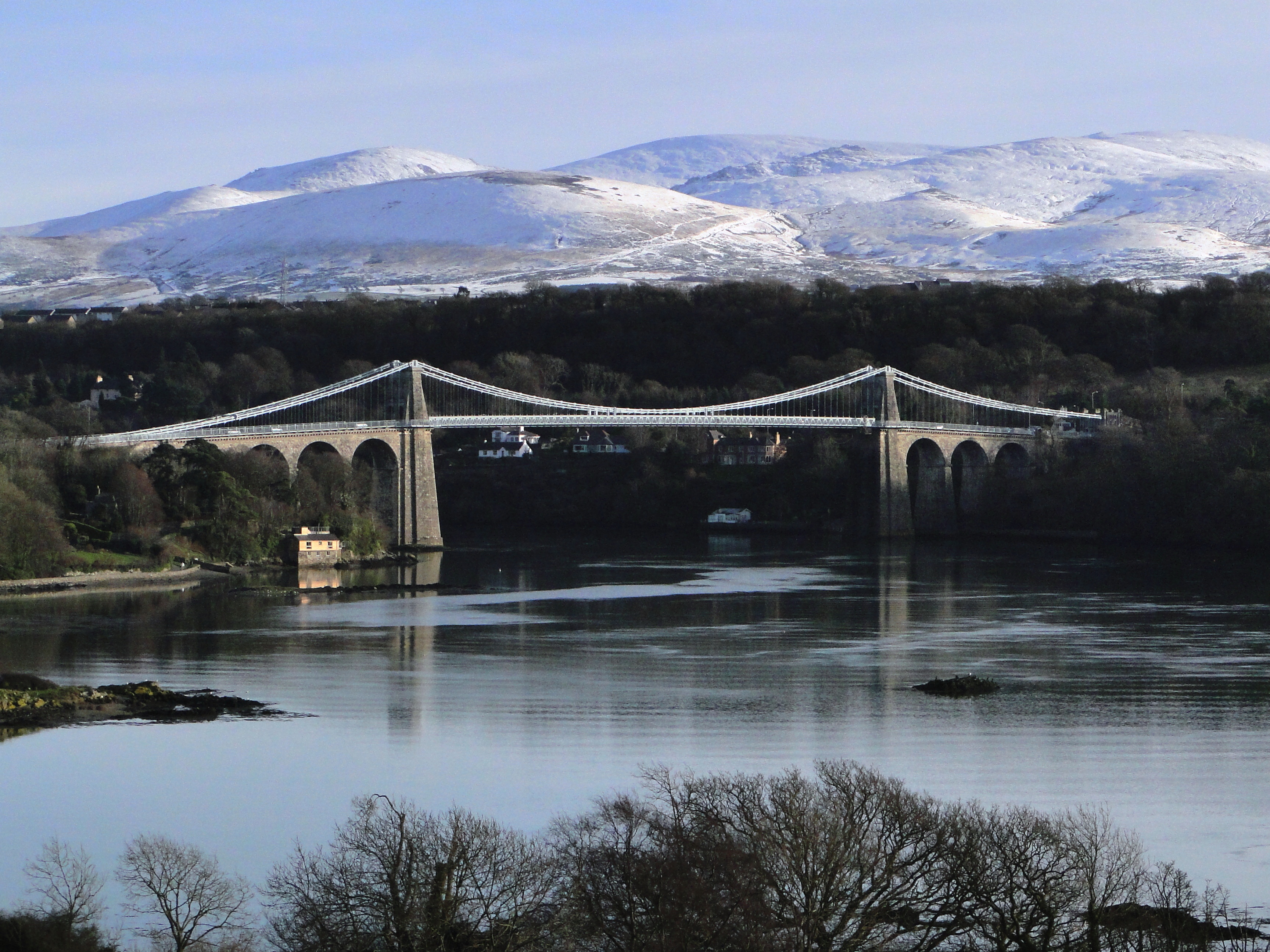 Menai-Suspension-Bridge-Dec-09.JPG